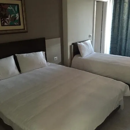 فندق Fjortes 4*