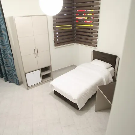 فندق Fjortes 4*