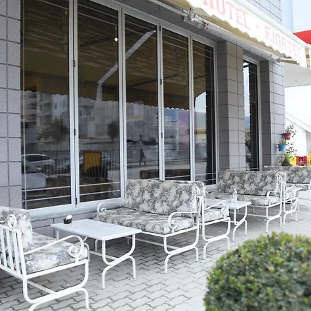 Hotel Fjortes 4*