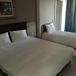 فندق Fjortes 4*